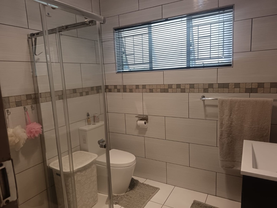 4 Bedroom Property for Sale in Carters Glen Northern Cape